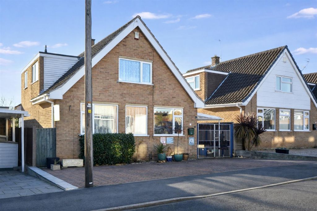 Property photo 1 of 25 Front