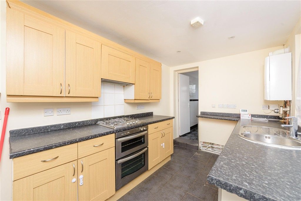 Property photo 3 of 9 Kitchen