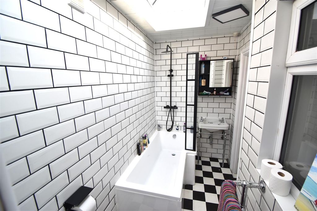 Property photo 2 of 7 2.Jpg