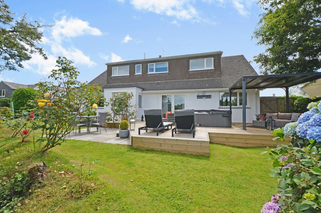 Property photo 1 of 42