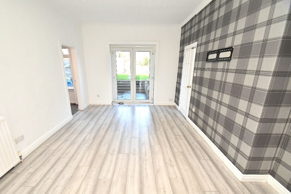 Property photo 3 of 18 4876003