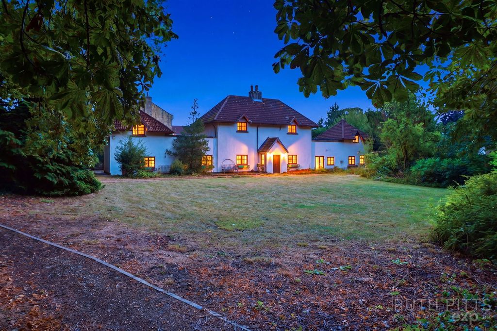 Property photo 3 of 27
