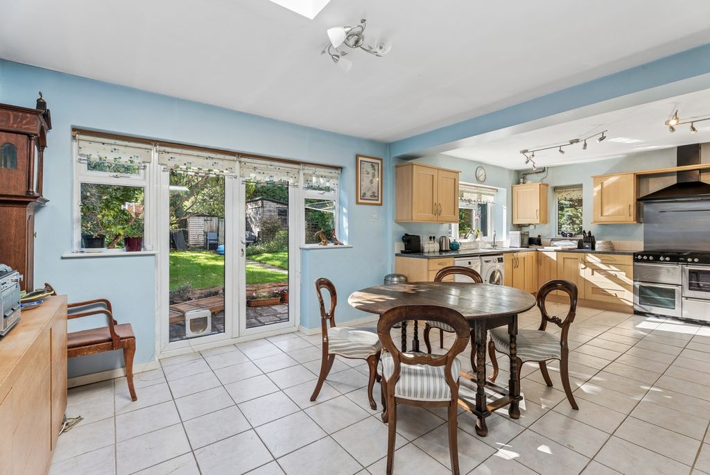 Property photo 2 of 13