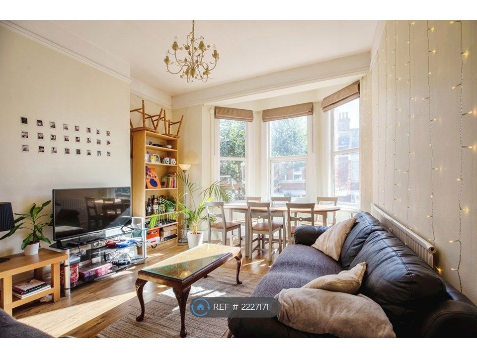 Property photo 3 of 35