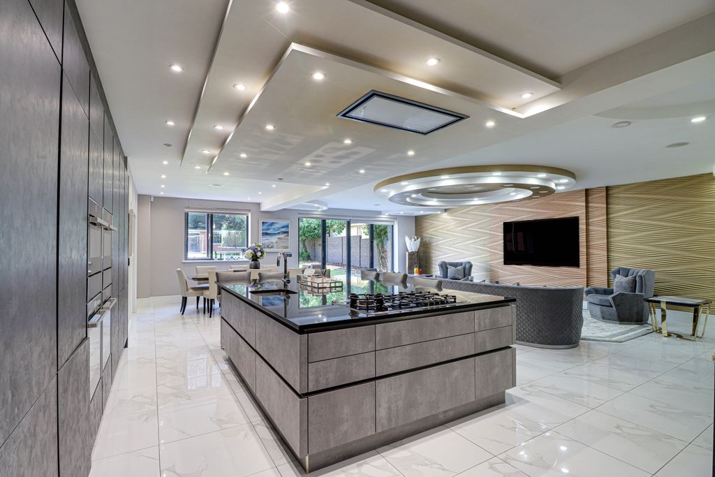 Additional image 4 of 7 bed detached house for saleLondon Road, Luton LU1