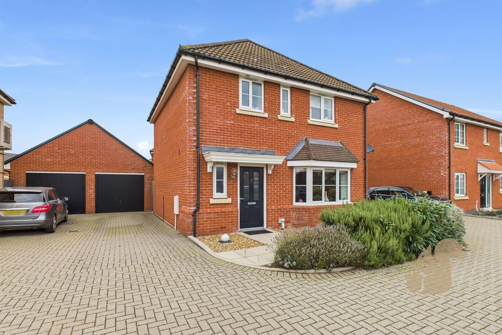 Property photo 1 of 19 Front