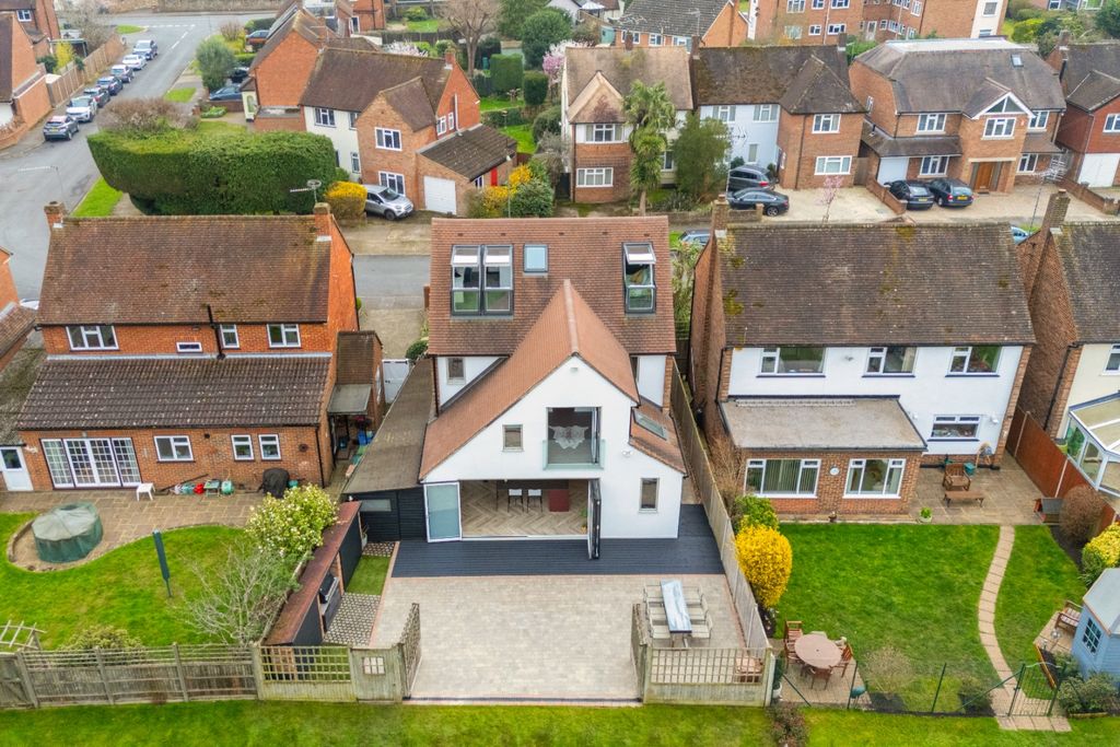 Property photo 1 of 33 4935581