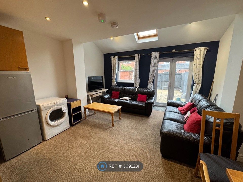 Property photo 2 of 34