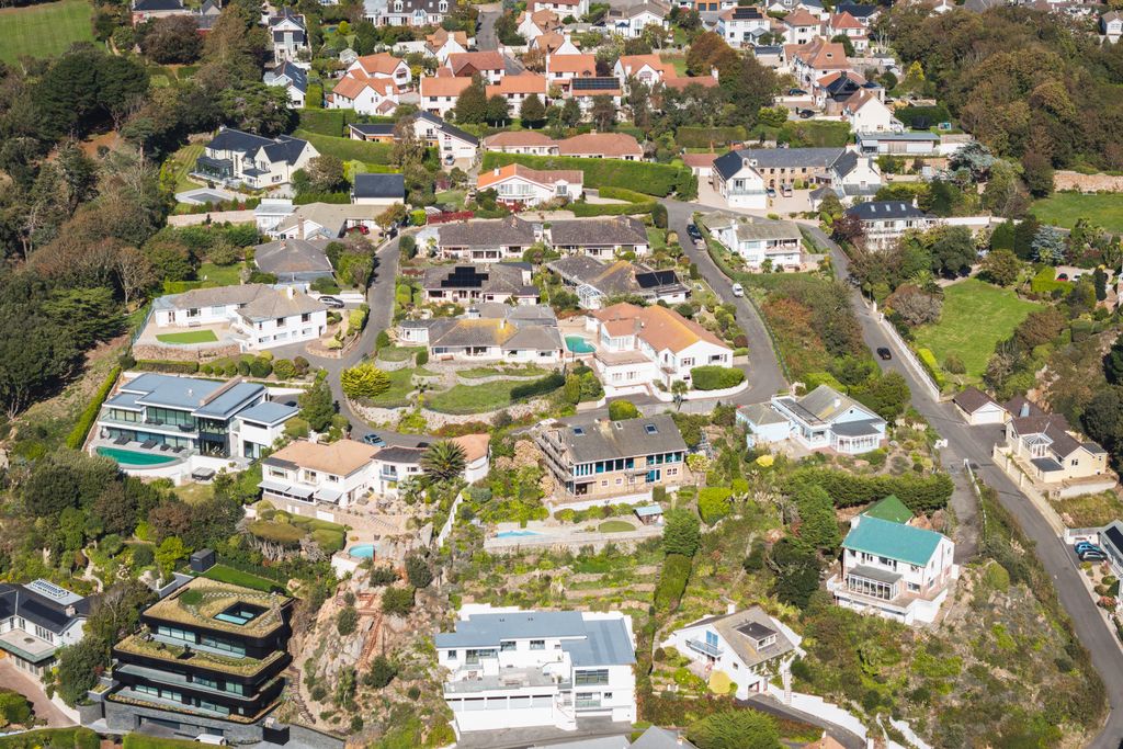 Property photo 3 of 20