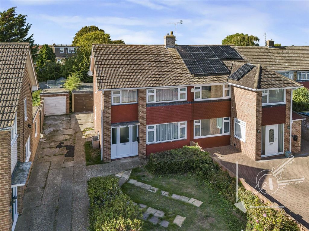 Property photo 1 of 28 Frontage: