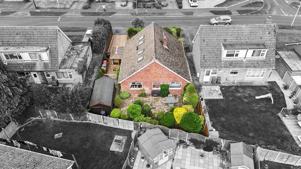 Property photo 3 of 16 Ewemove Estate Agents Scunthorpe - Birds Eye View