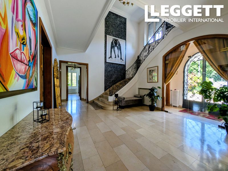 Property photo 3 of 10