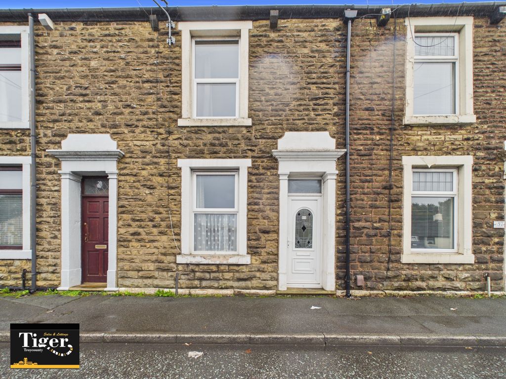 Property photo 1 of 12 Cam01931G0-Pr0421-Still012