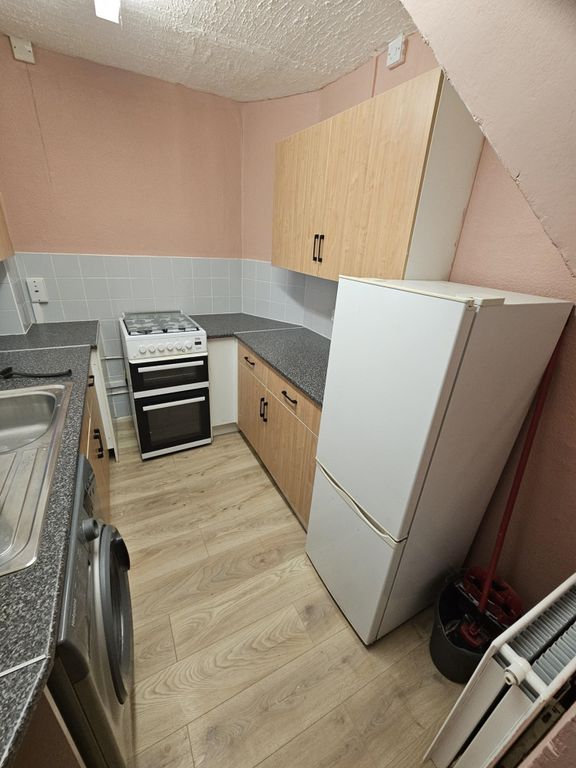 Property photo 2 of 8 Kitchena