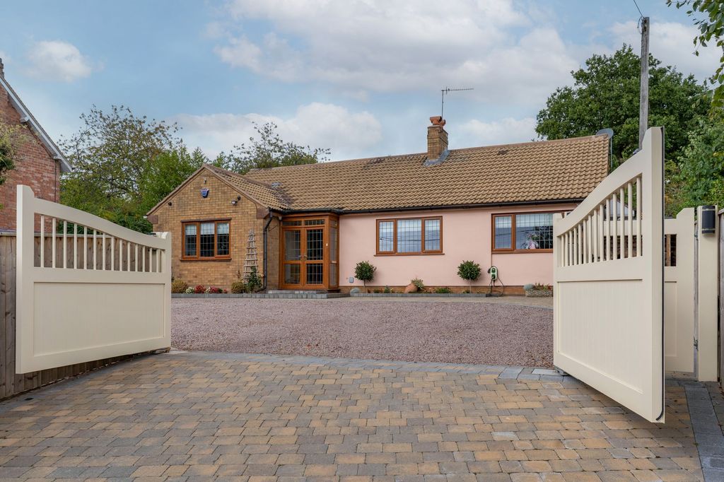 Property photo 1 of 28