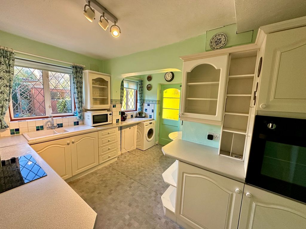 Property photo 2 of 16 Kitchen