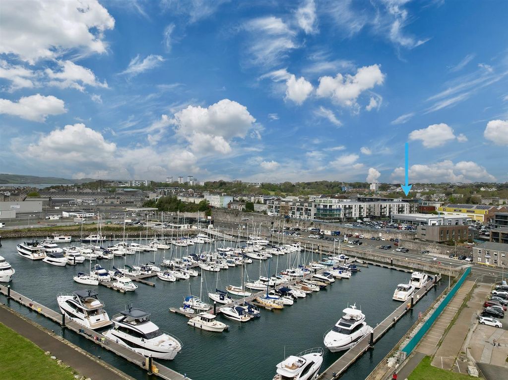 Property photo 2 of 13 4.Jpeg