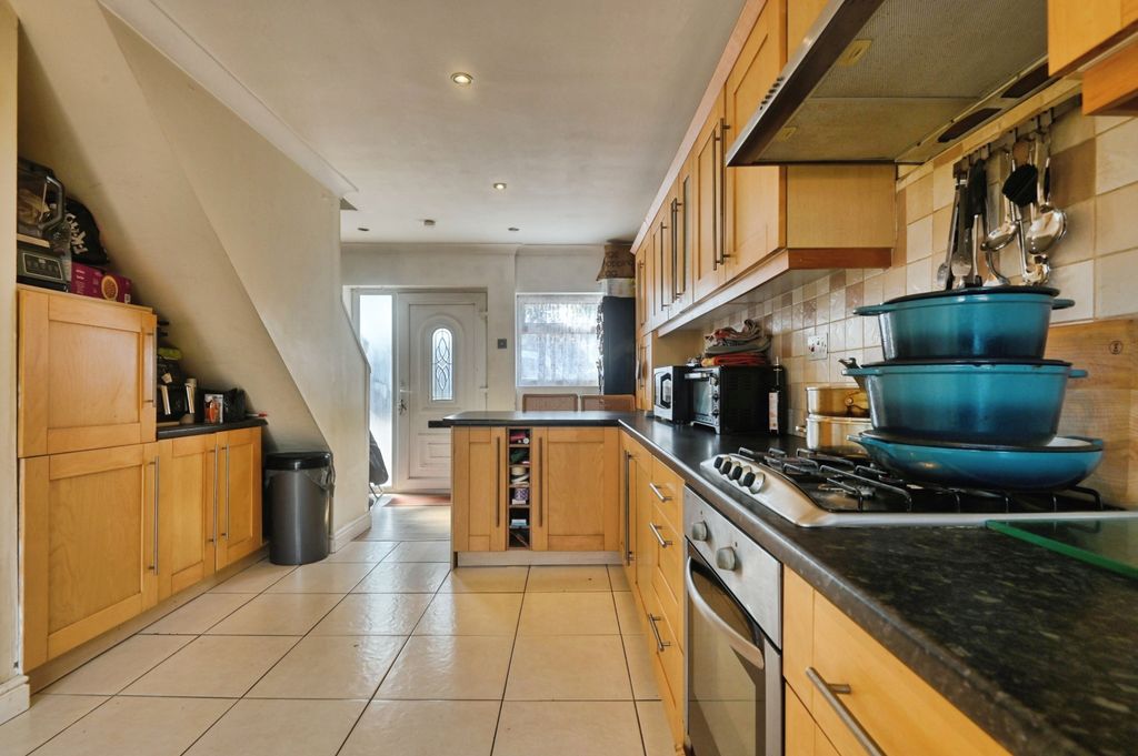 Property photo 2 of 17