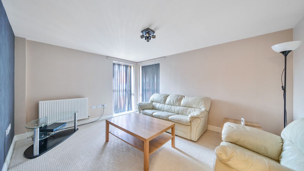 Property photo 3 of 14