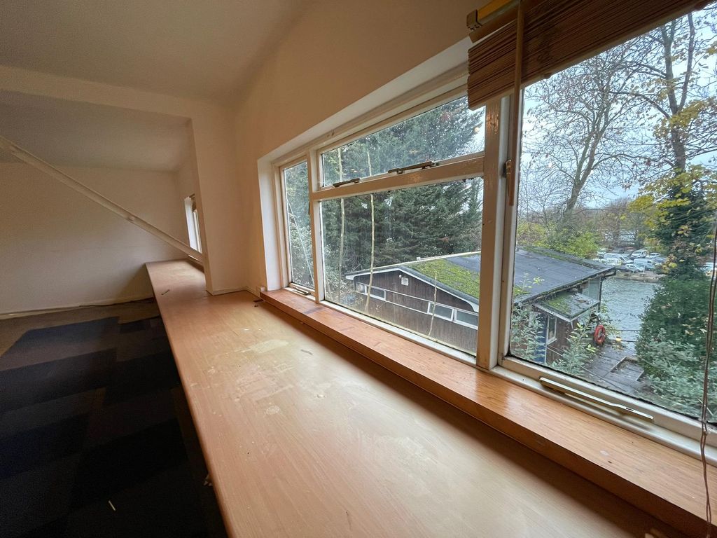 Property photo 2 of 3