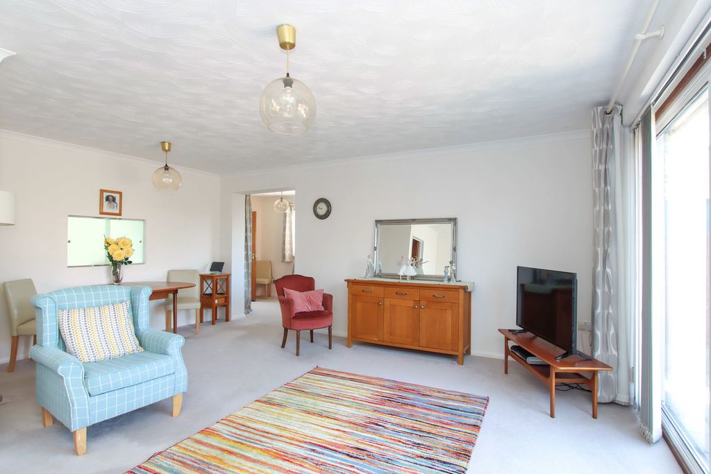 Property photo 2 of 16 Photo 6