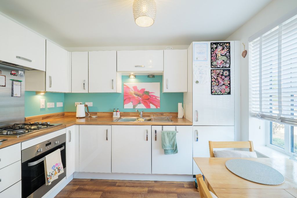 Property photo 2 of 13 5312542