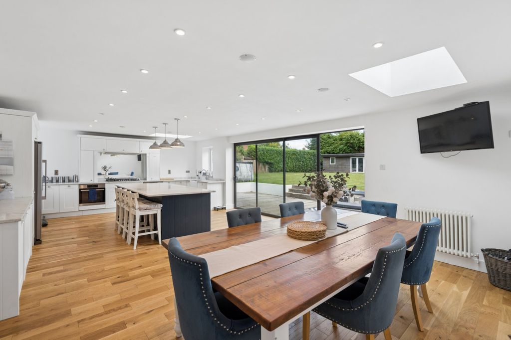 Property photo 3 of 26 Dining Area