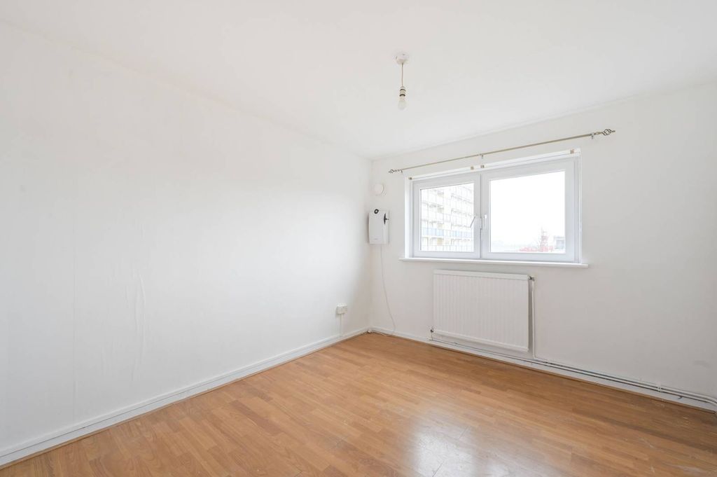 Property photo 3 of 6