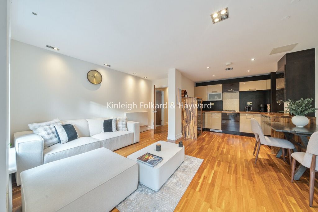 Property photo 1 of 24 Picture No. 14