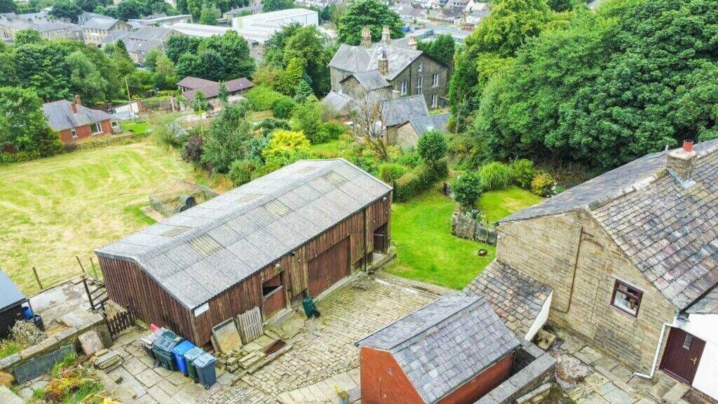 Property photo 2 of 33