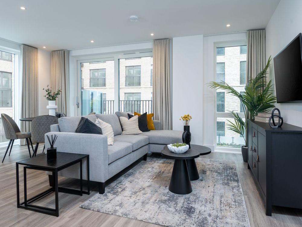 Property photo 1 of 7 Living Room