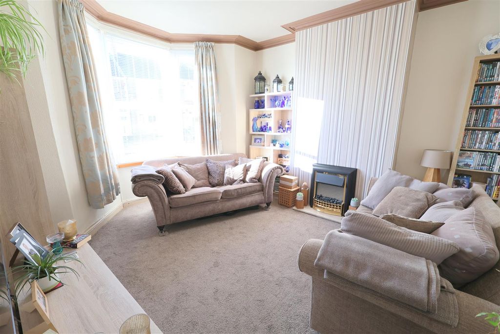 Property photo 2 of 23 Li.Jpg