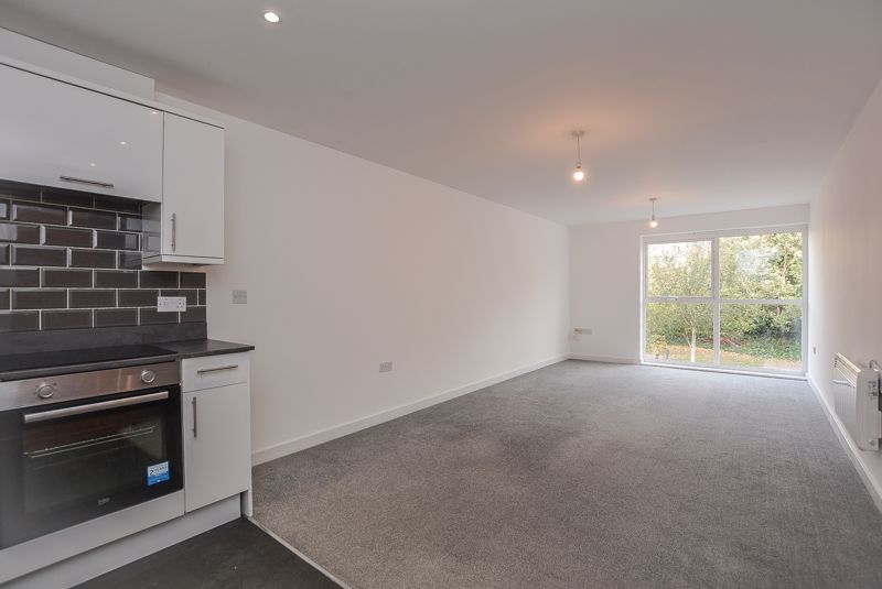 Property photo 3 of 11 Photo 8