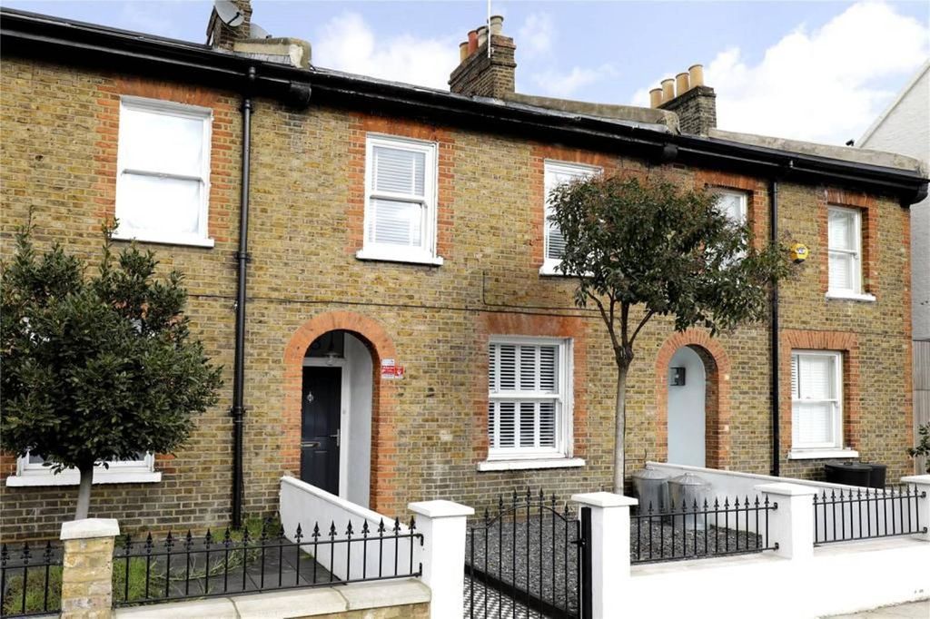 Property photo 2 of 18