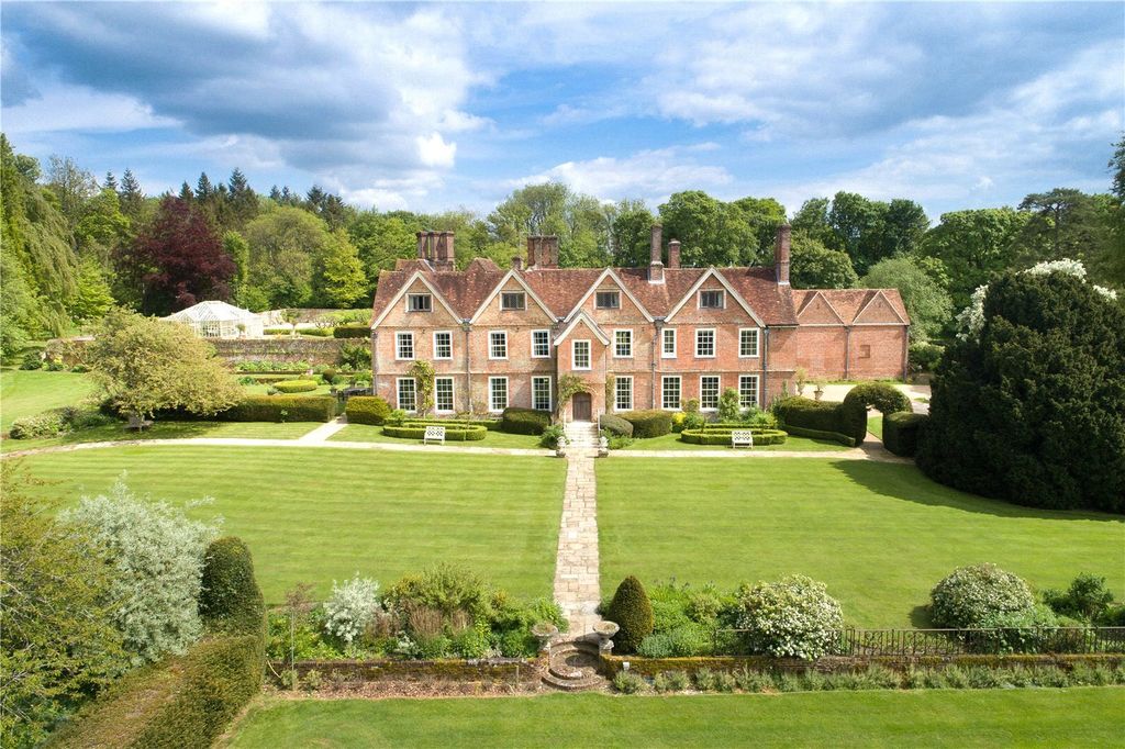 Property photo 1 of 24 Woodcote Manor