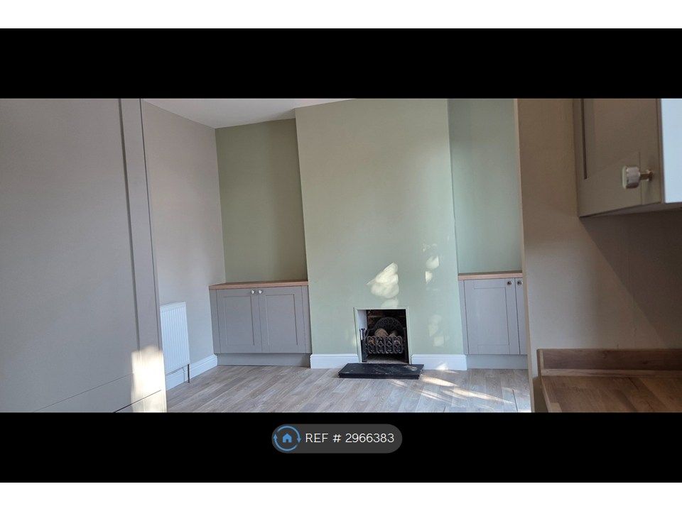 Property photo 2 of 11 Dining Room