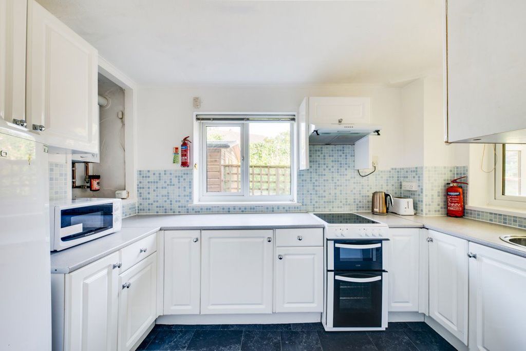 Property photo 3 of 25