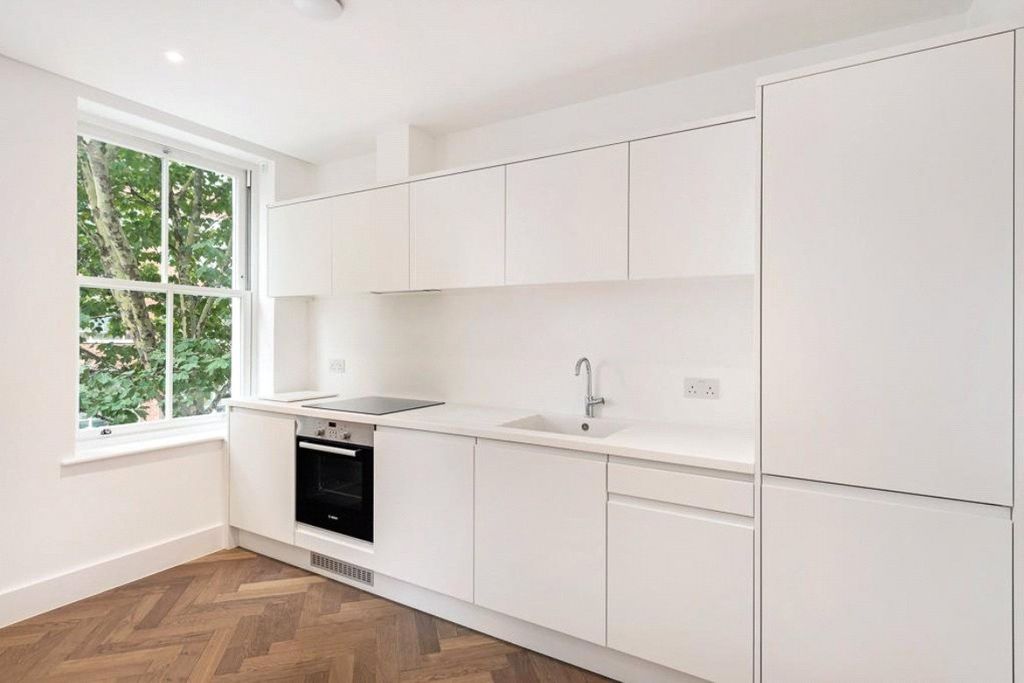 Property photo 2 of 7 Kitchen