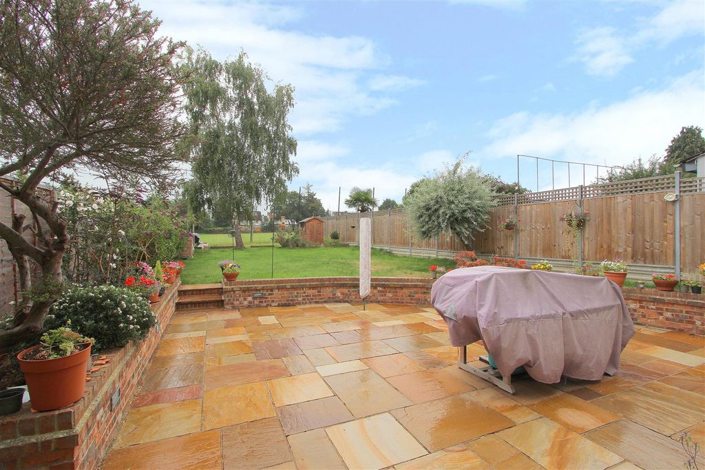 Property photo 2 of 17 Garden.Jpg