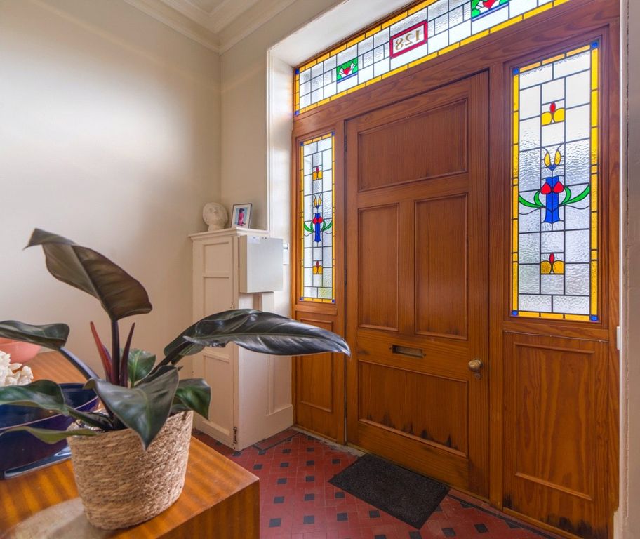 Property photo 2 of 12 Entrance Vestibule