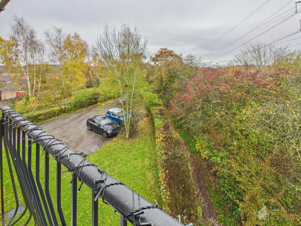 Property photo 3 of 13 Cam02365G0-Pr0381-Still016.Jpg