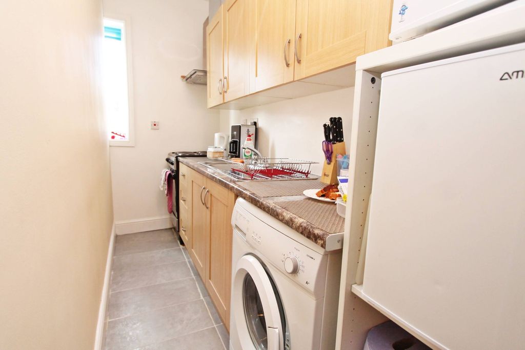 Property photo 3 of 4