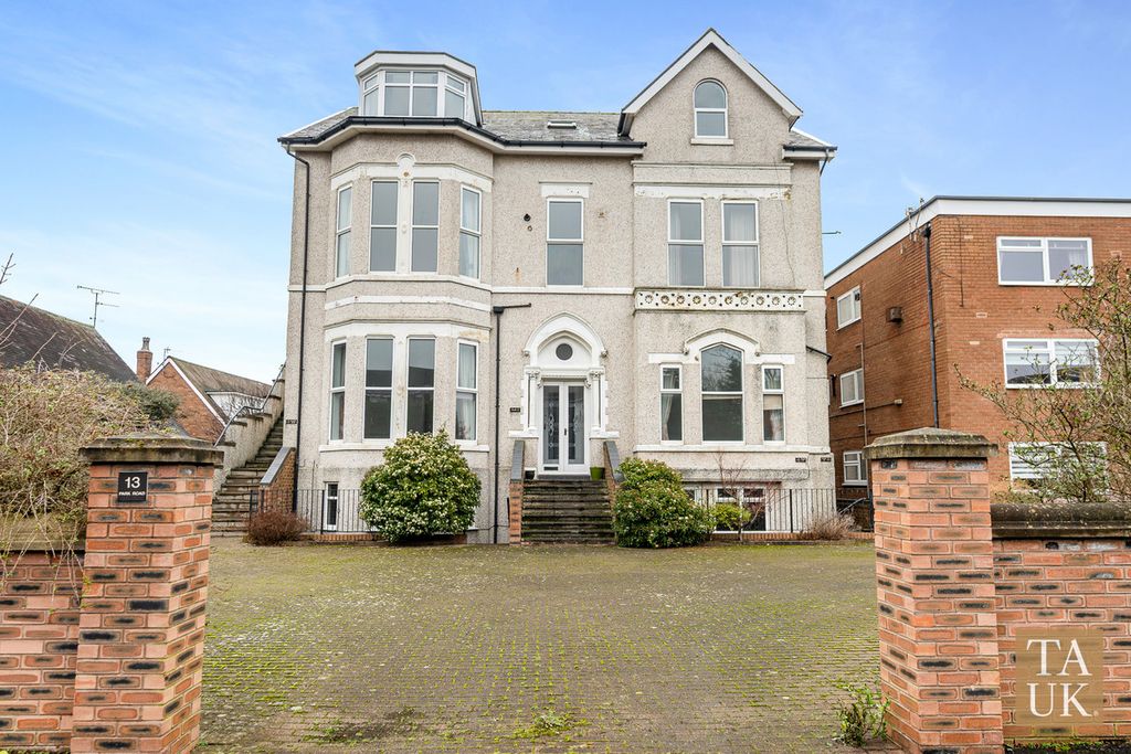 Property photo 1 of 23