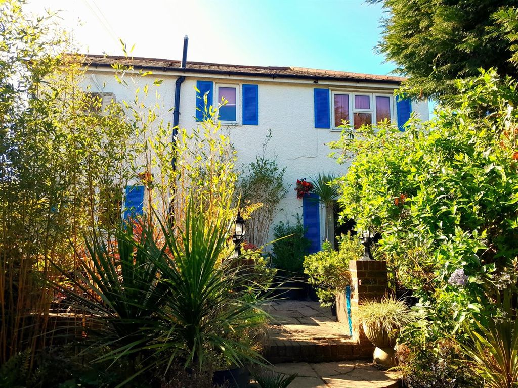 Property photo 3 of 25