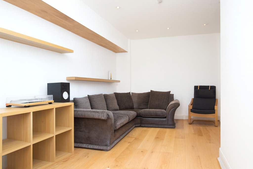 Property photo 3 of 7 Reception