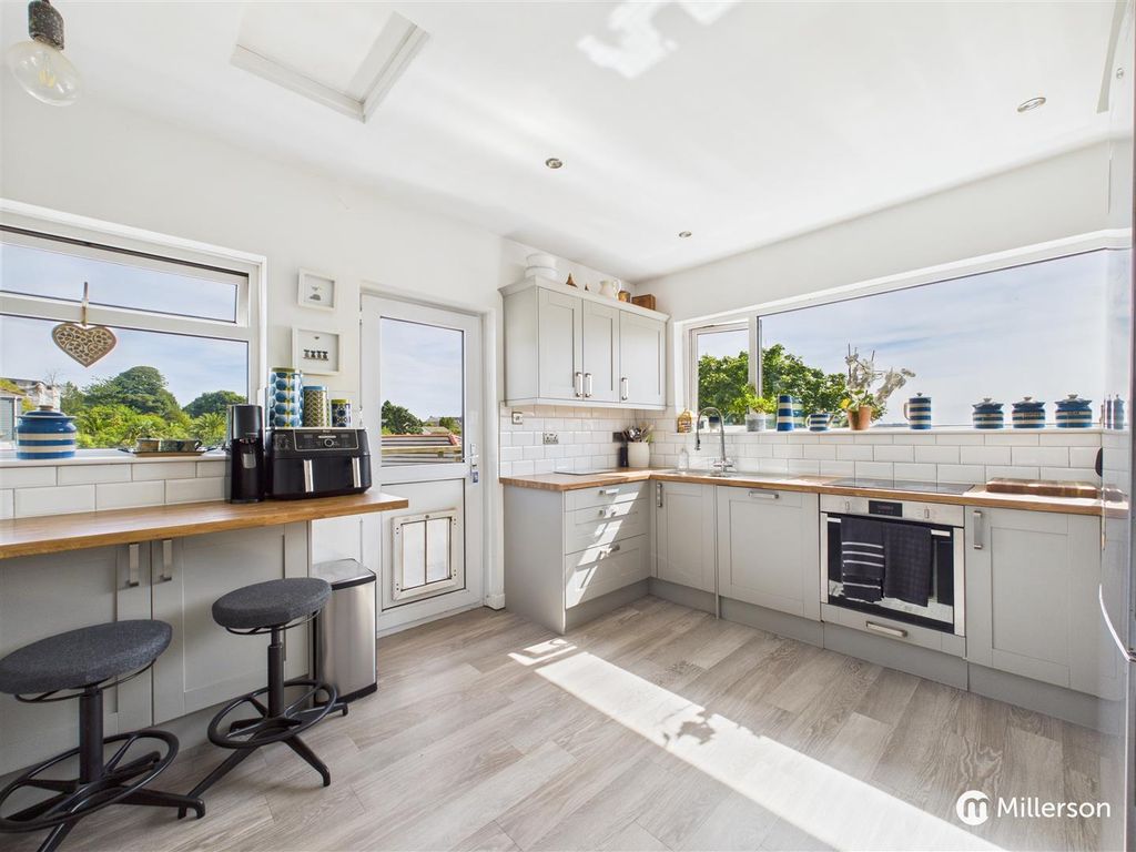 Property photo 3 of 20 Cam05092G0-Pr0079-Still003.Jpg