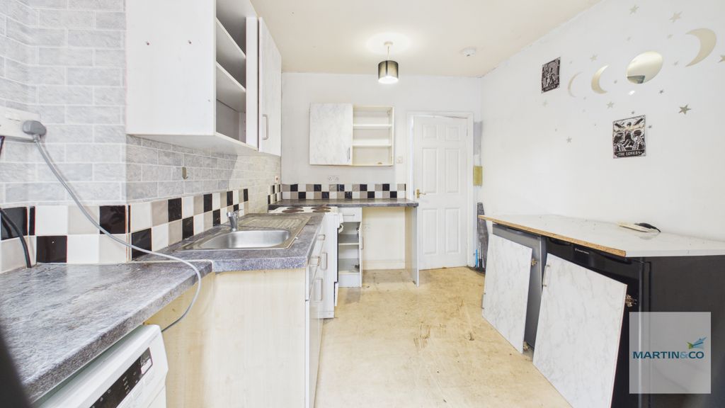 Property photo 3 of 7 Cam03663G0-Pr0303-Still004