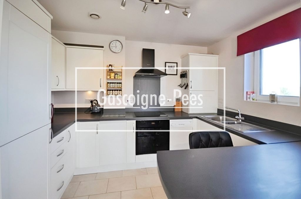 Property photo 2 of 6