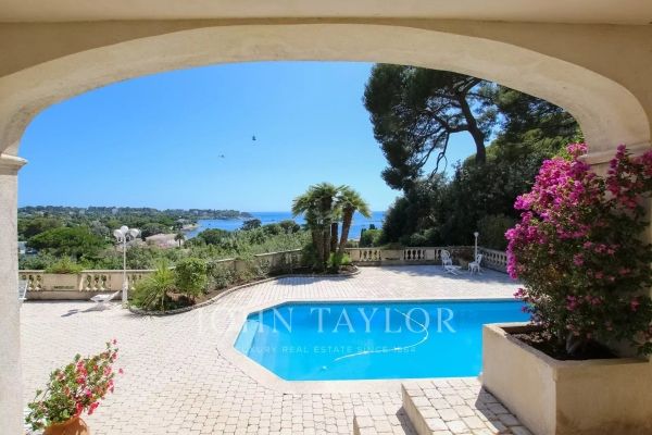 Property photo 2 of 6