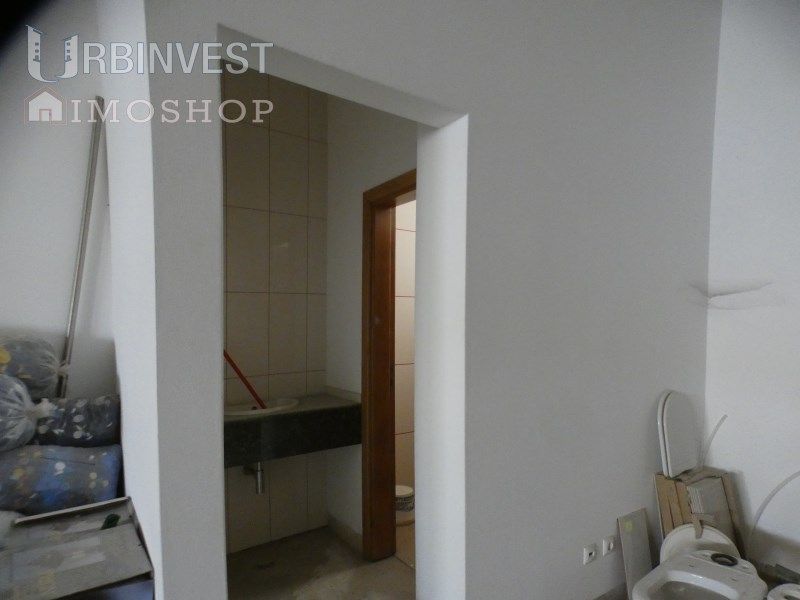 Property photo 2 of 28